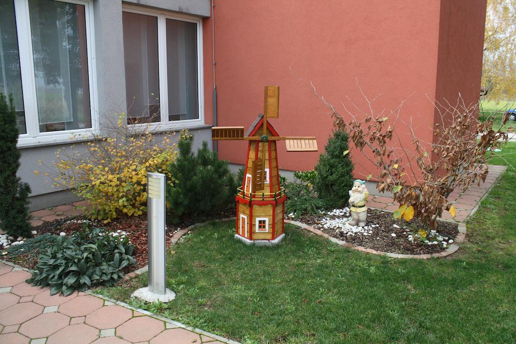 Penzion Letalisce Murska Sobota Zewnętrze zdjęcie